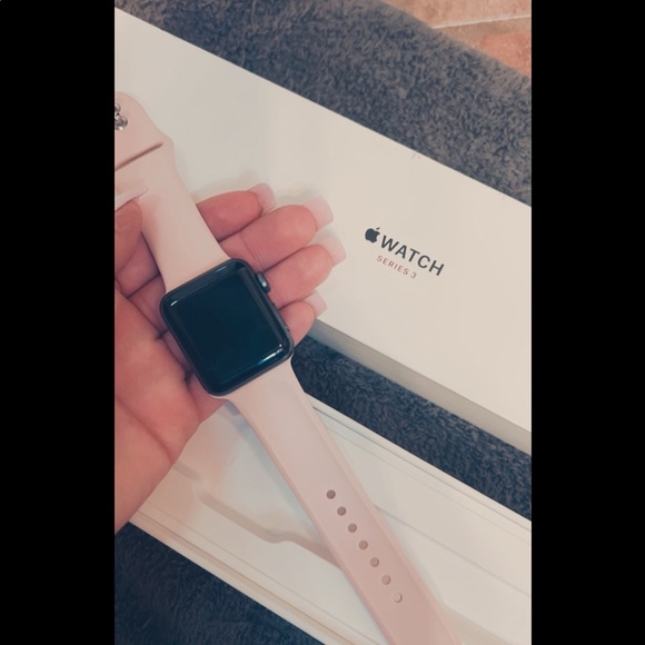 Apple Watch 3 series 38mm - Picture 3 of 4